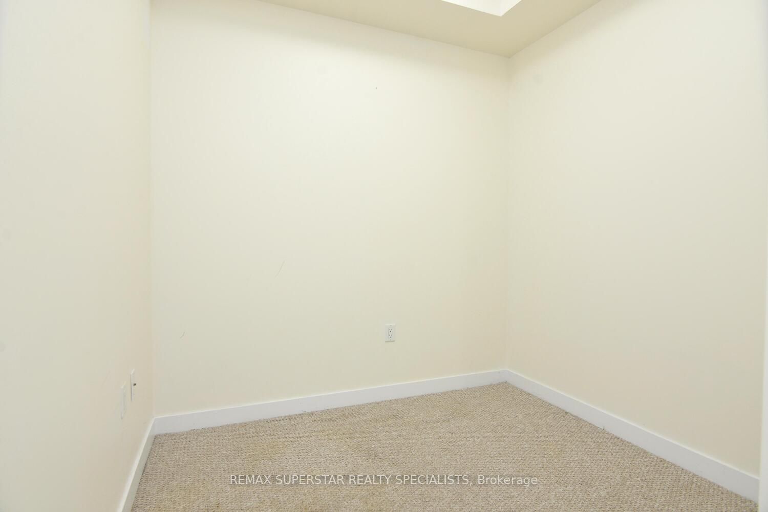 125 Shoreview Pl, #404