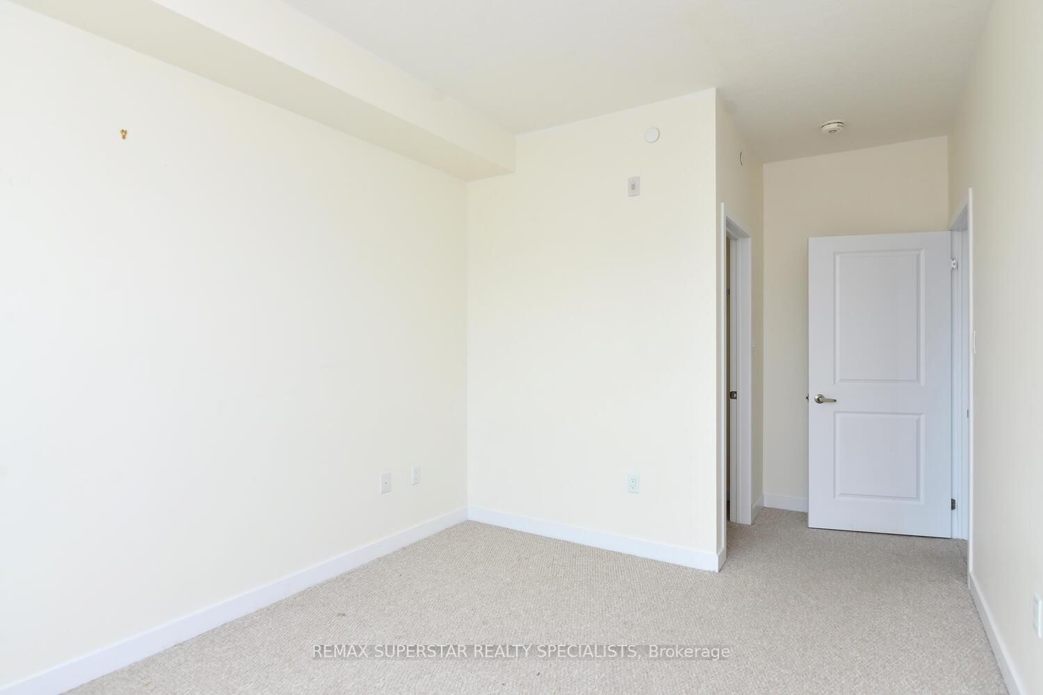 125 Shoreview Pl, #404
