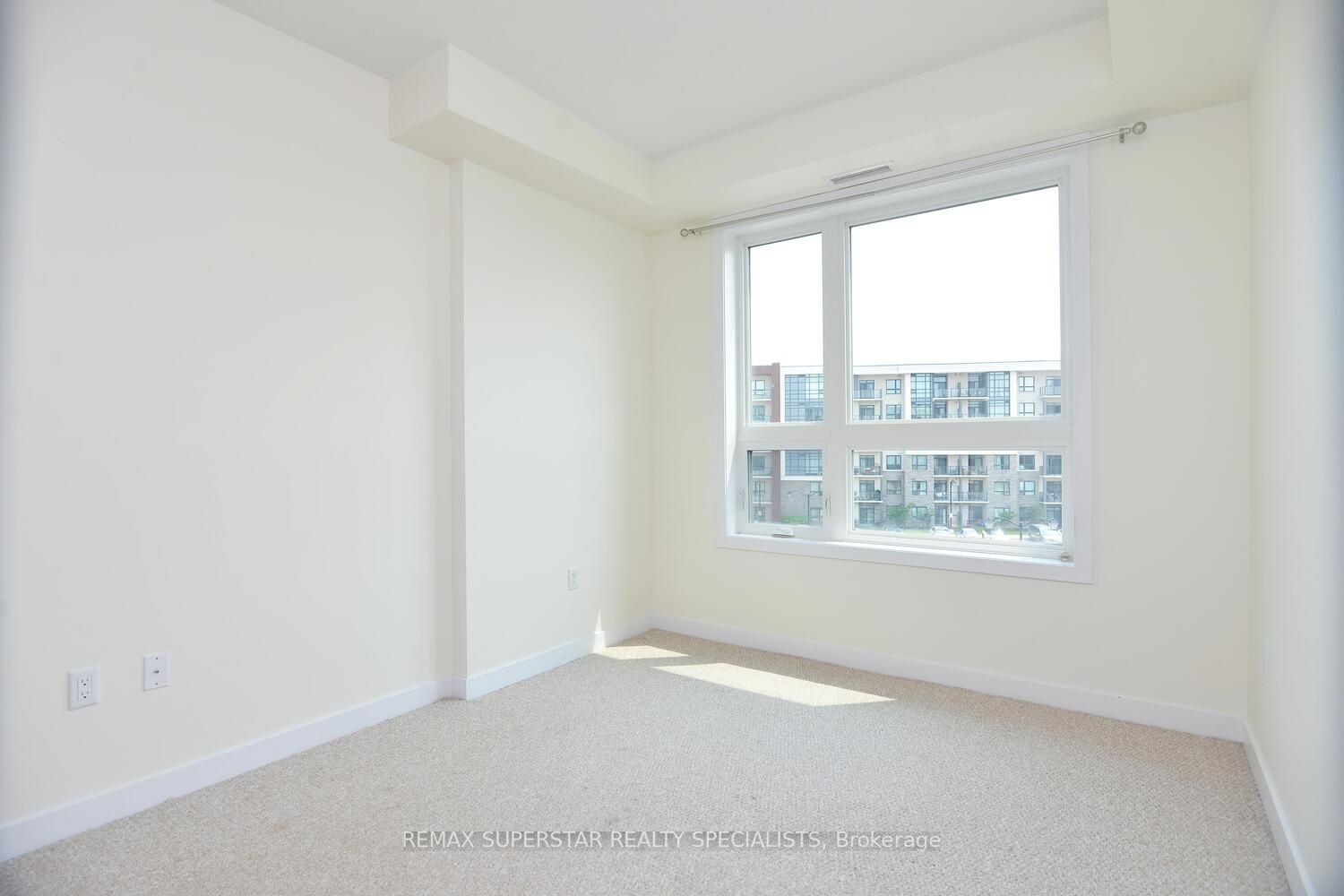 125 Shoreview Pl, #404