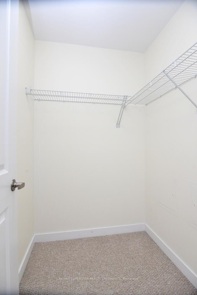 125 Shoreview Pl, #404