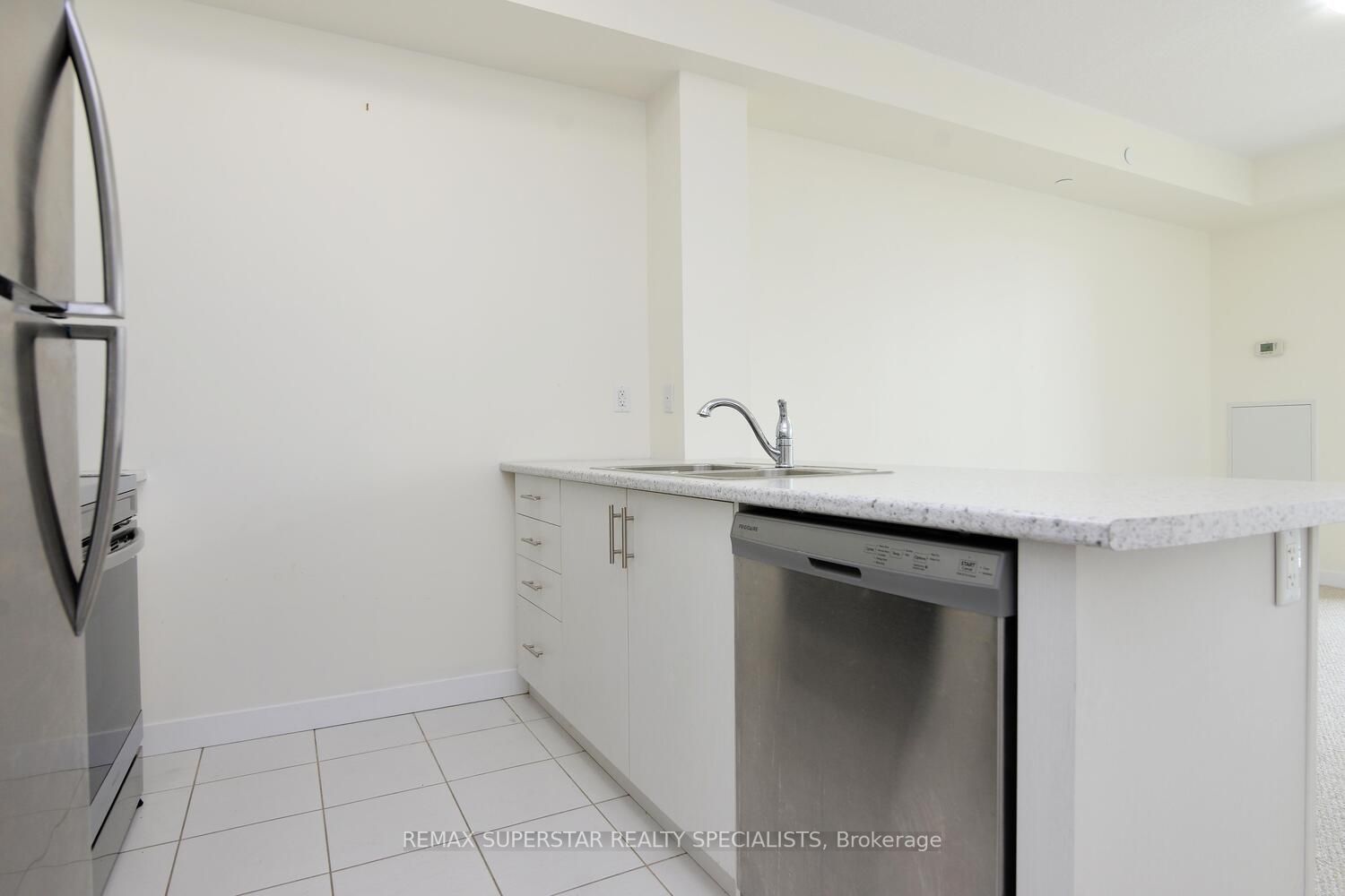 125 Shoreview Pl, #404