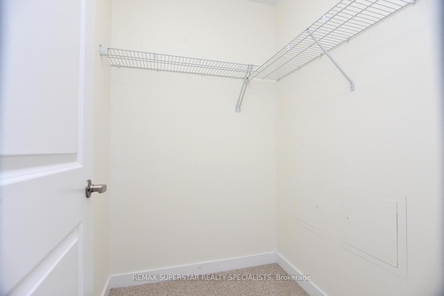 125 Shoreview Pl, #404