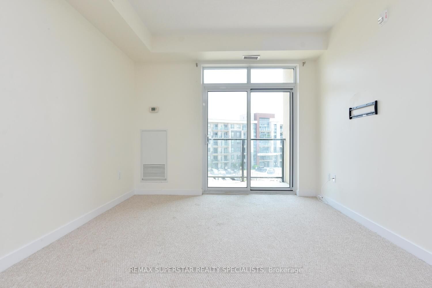 125 Shoreview Pl, #404