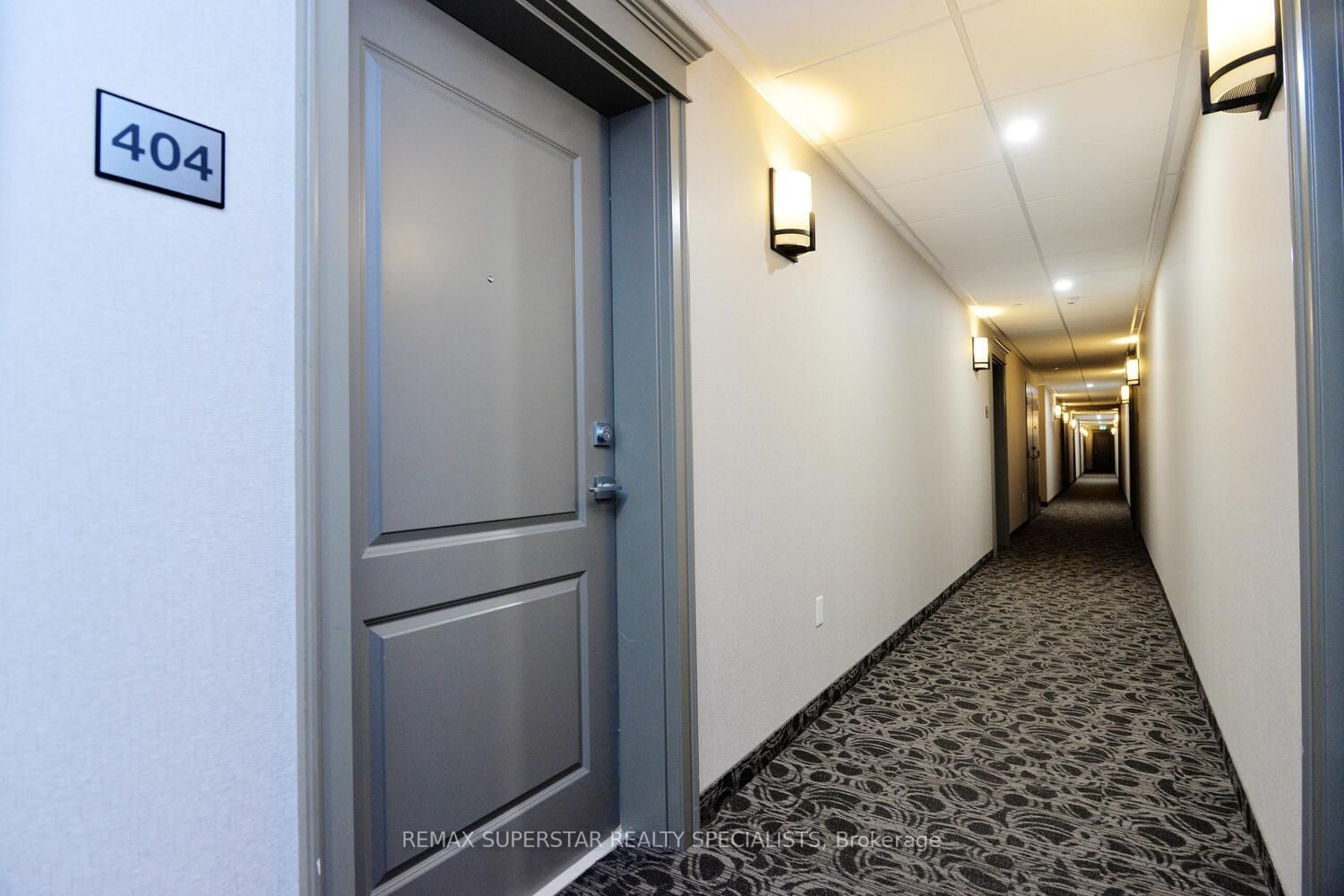 125 Shoreview Pl, #404