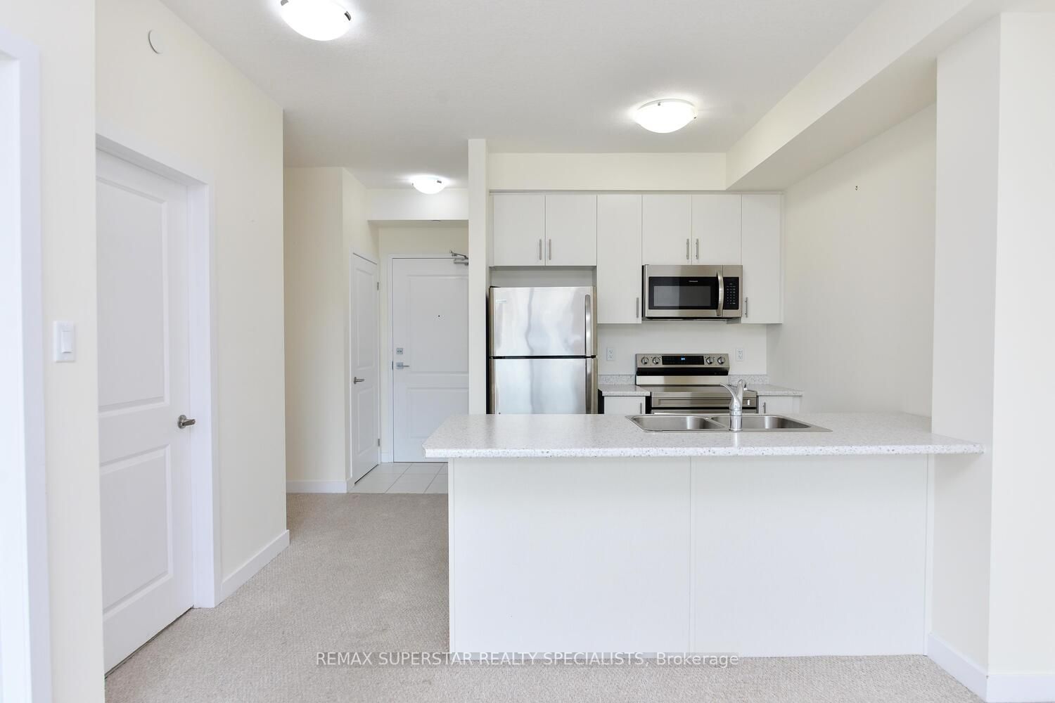 125 Shoreview Pl, #404