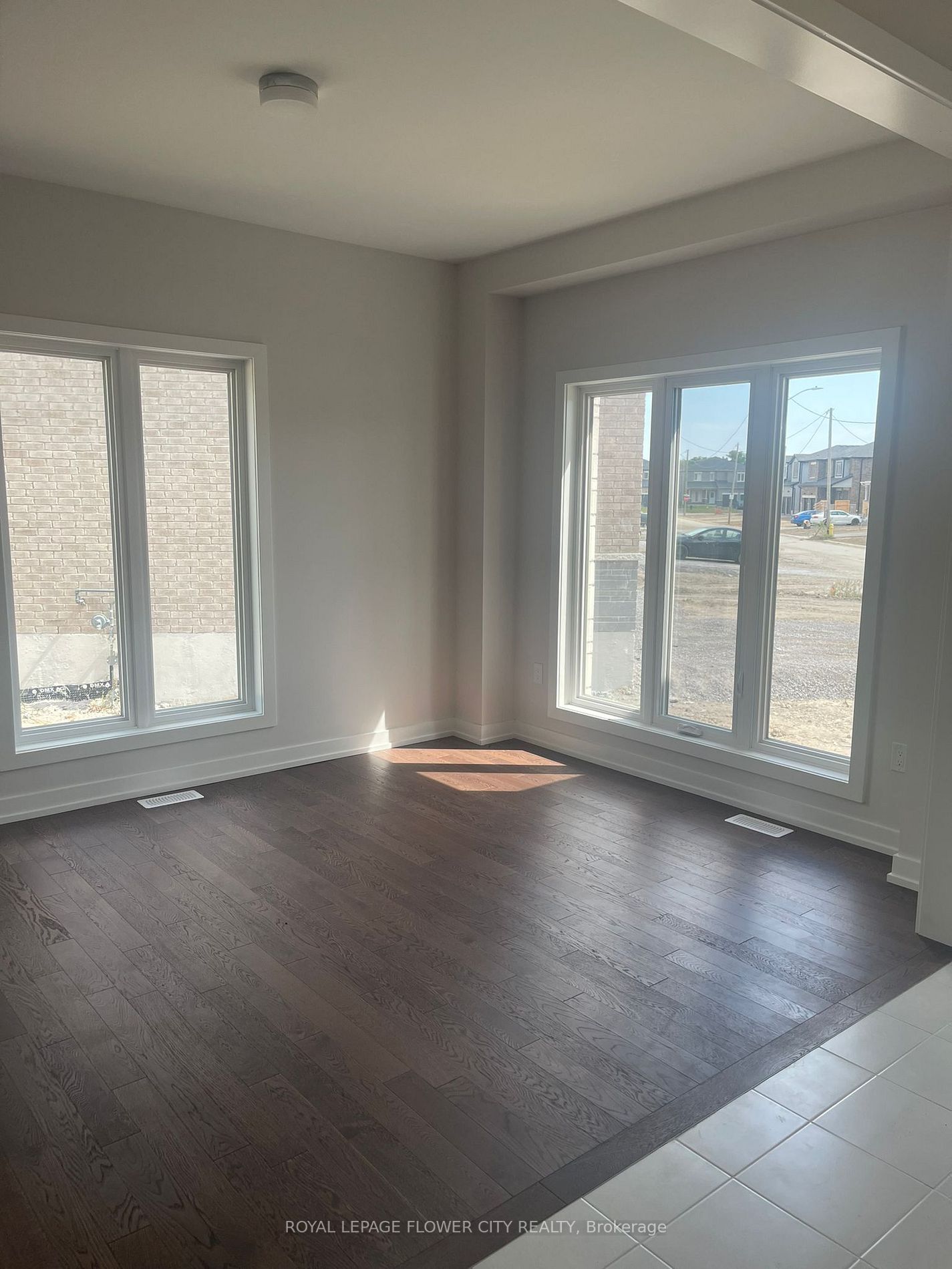 35 Tulip Cres