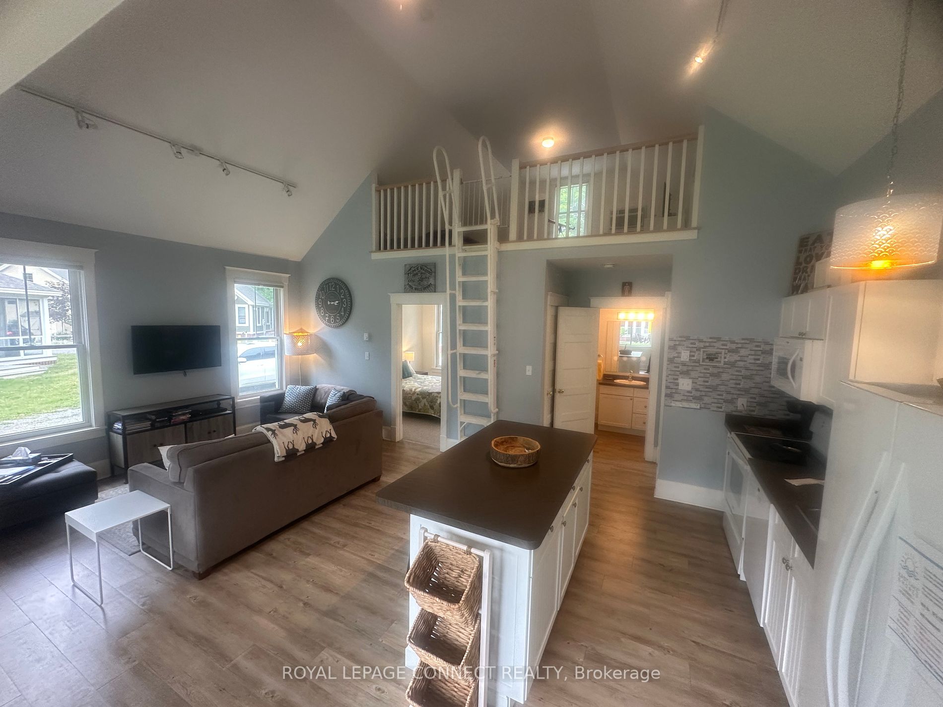 11 Hollow Lane, #219