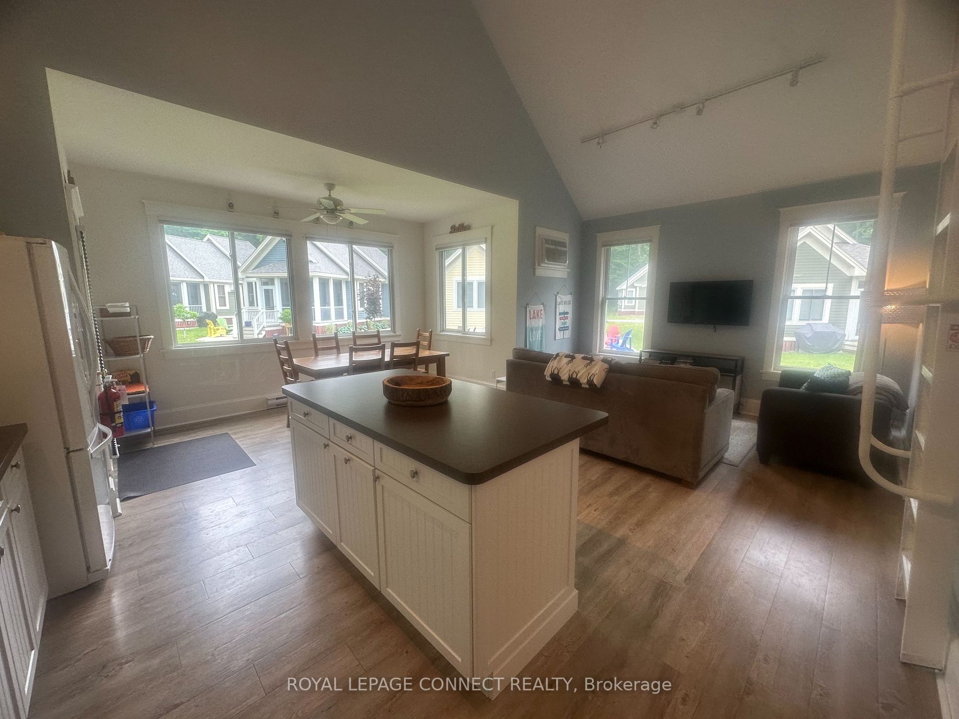 11 Hollow Lane, #219