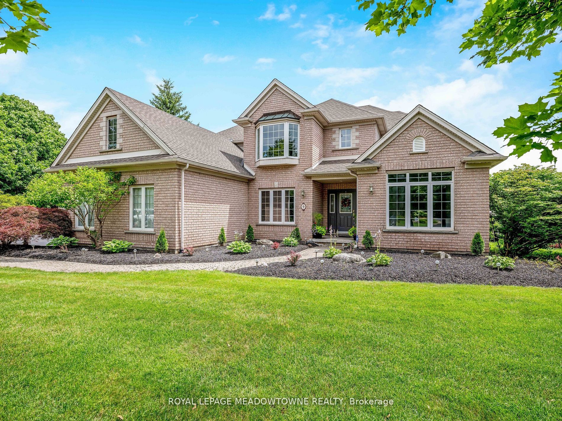 9 Palomino Dr