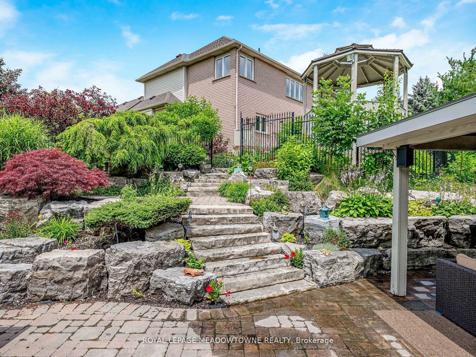 9 Palomino Dr