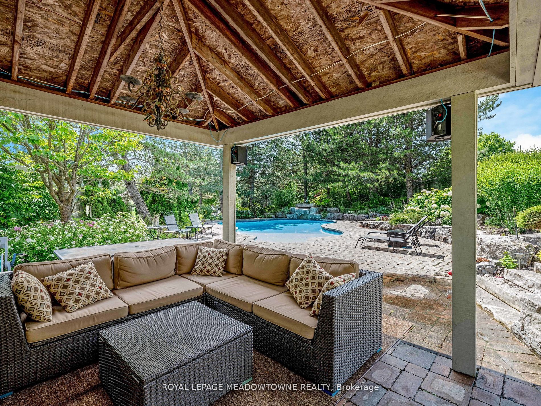 9 Palomino Dr