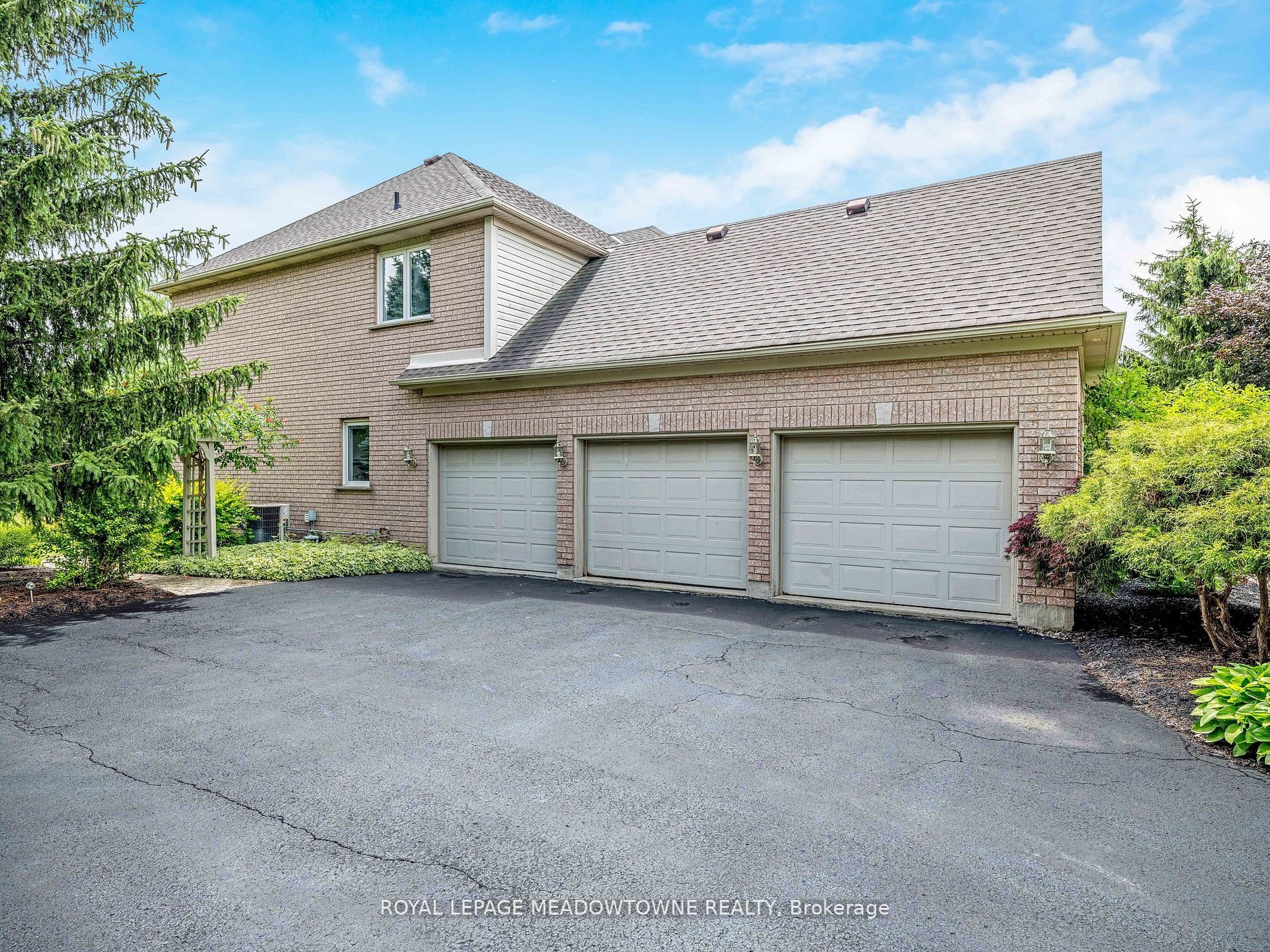 9 Palomino Dr