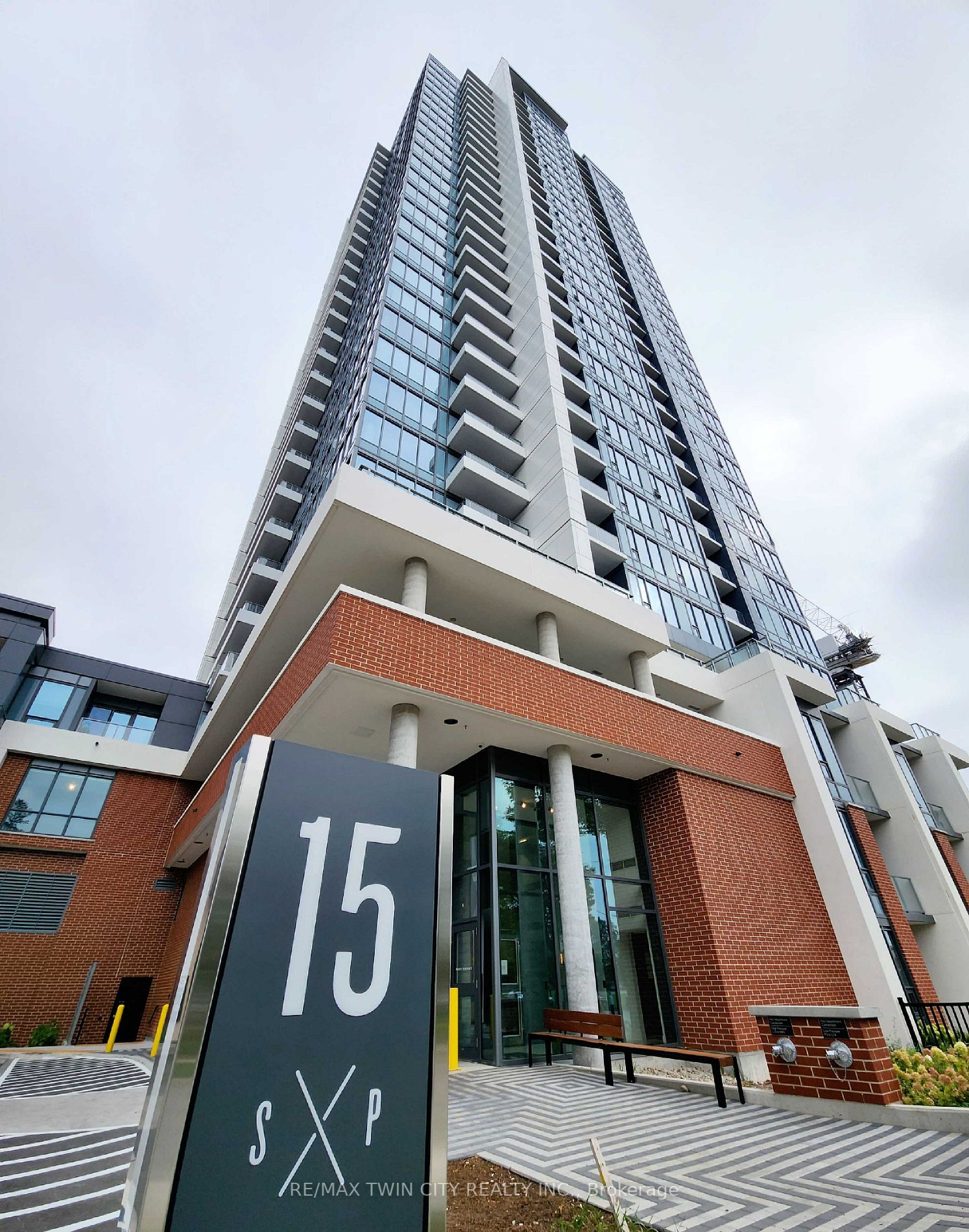 15 Wellington St, #501