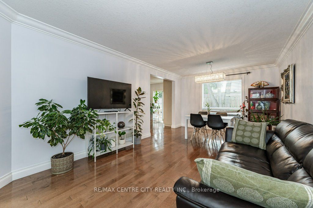 38 Thompson Drive