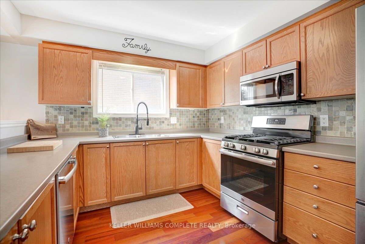 526 Jerseyville Rd W