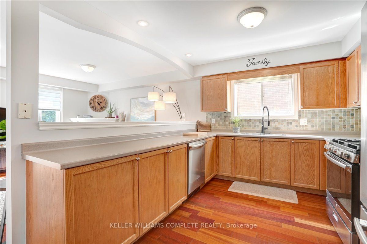 526 Jerseyville Rd W