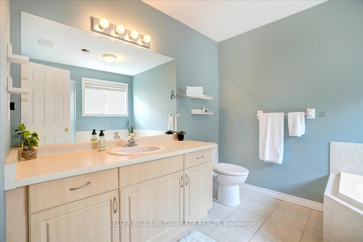 526 Jerseyville Rd W