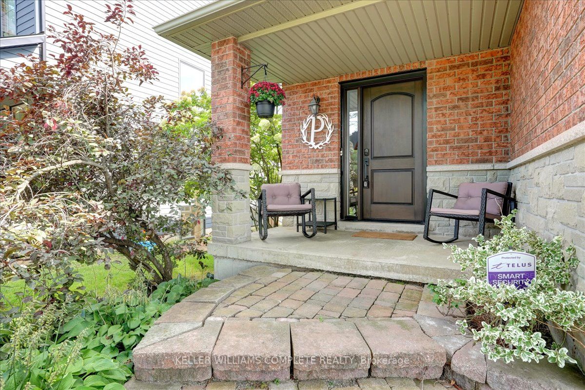 526 Jerseyville Rd W