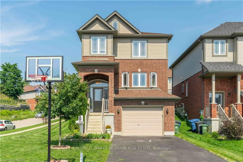 57 Oakes Cres