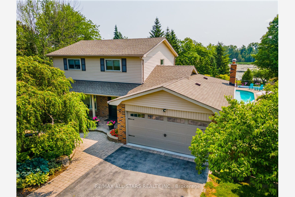 63 Robinglade Ave, Kawartha Lakes