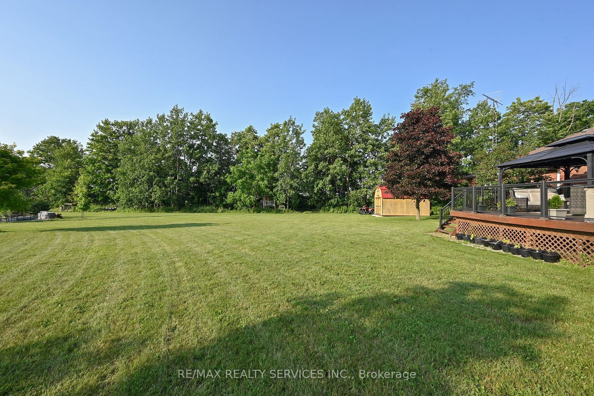 9342 Sideroad 9