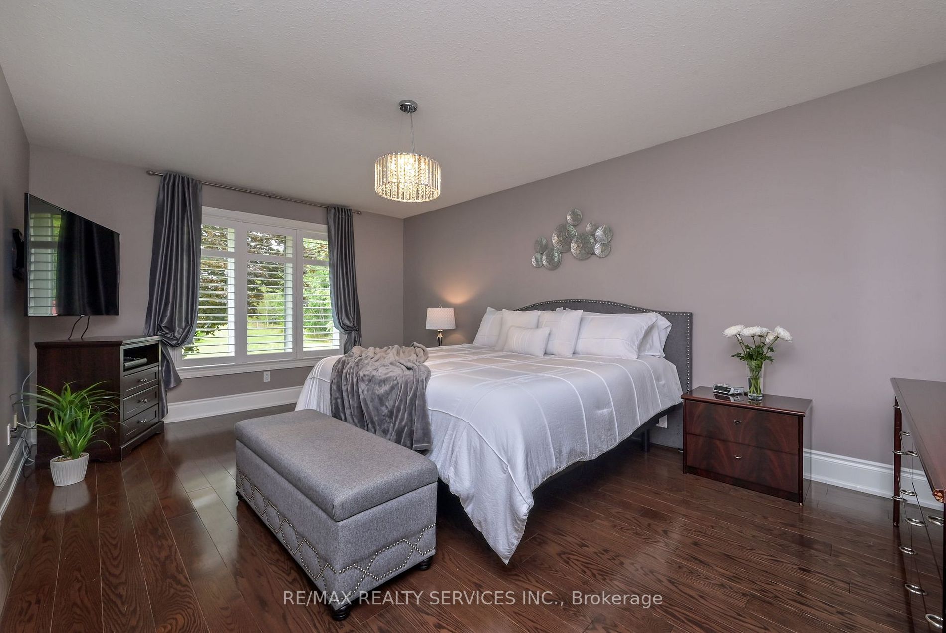 9342 Sideroad 9