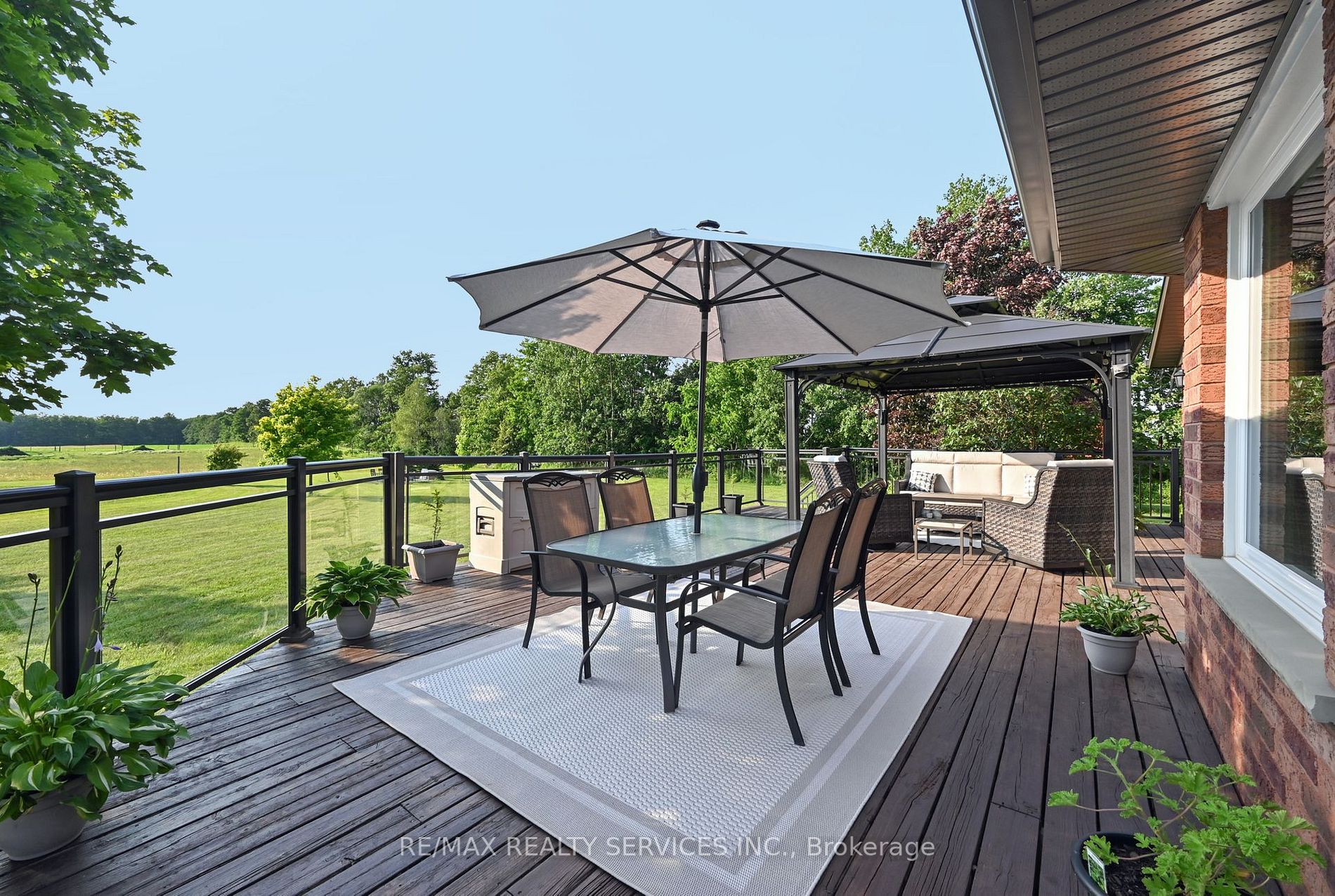 9342 Sideroad 9