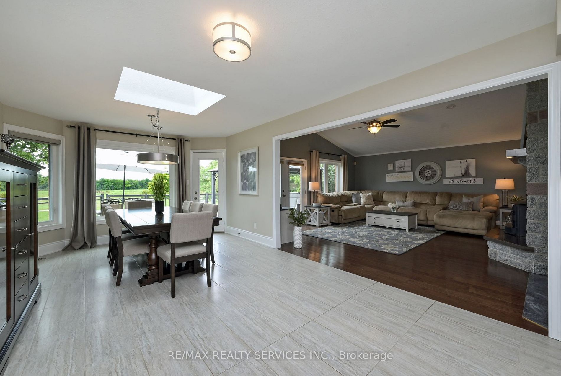 9342 Sideroad 9
