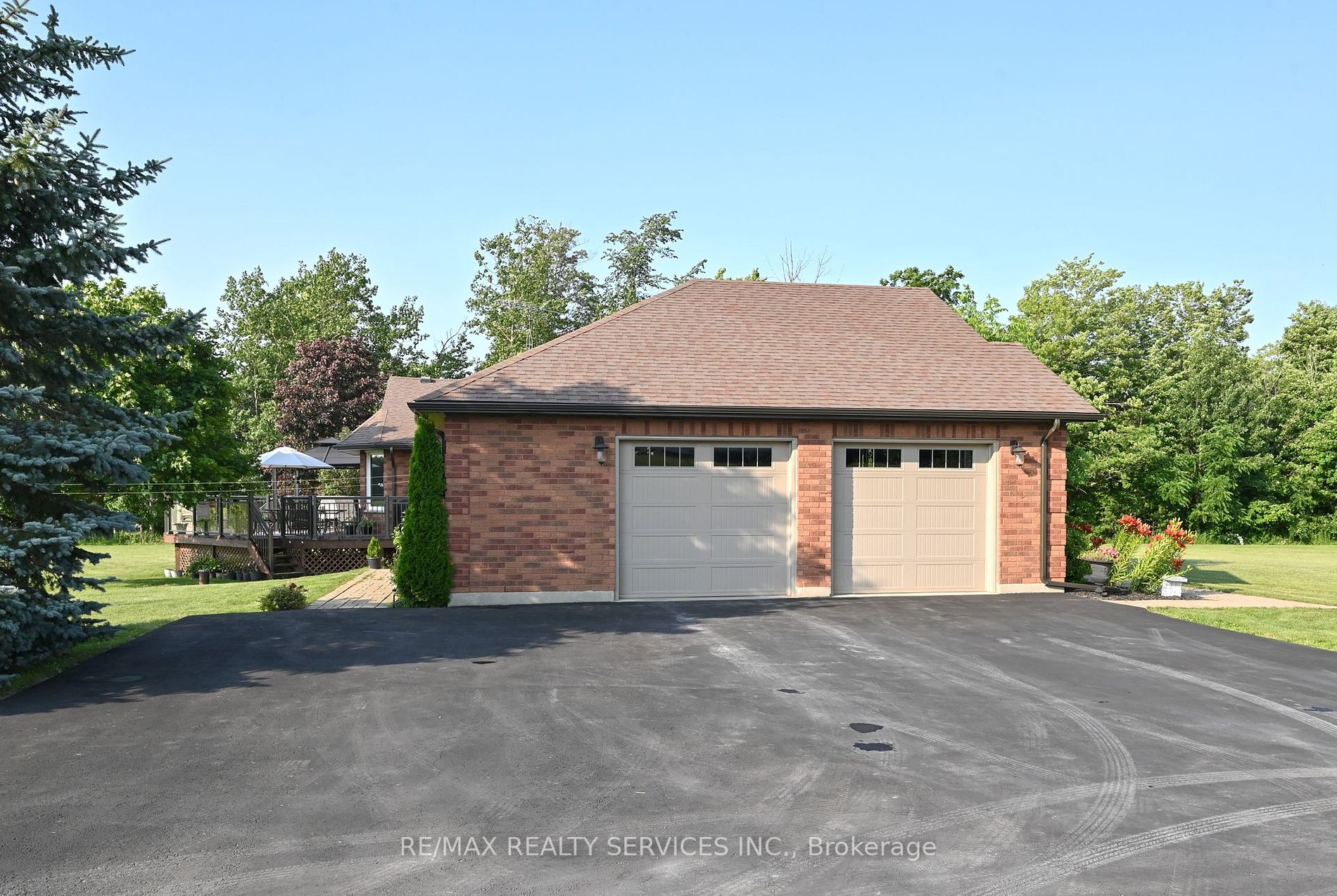 9342 Sideroad 9