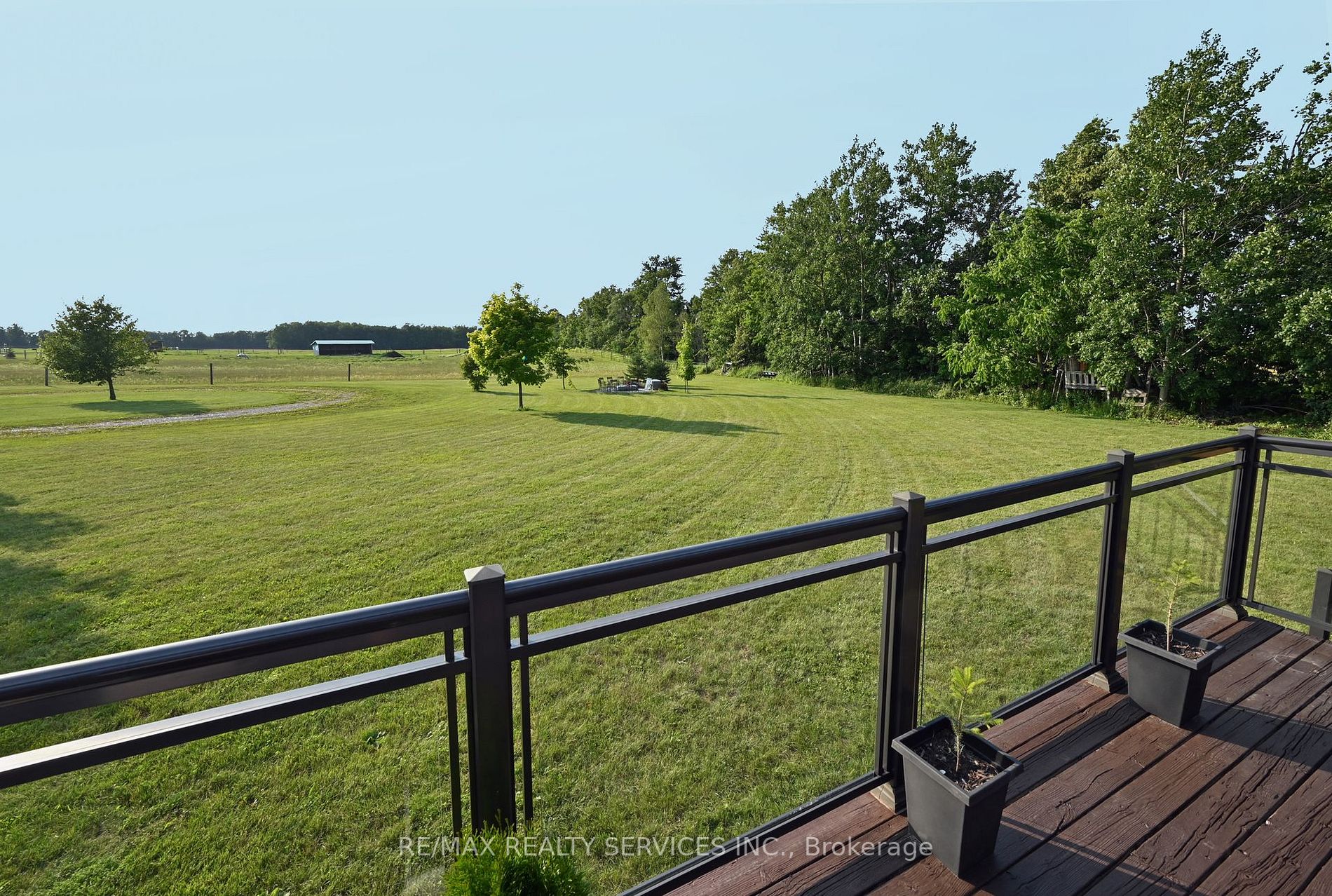 9342 Sideroad 9