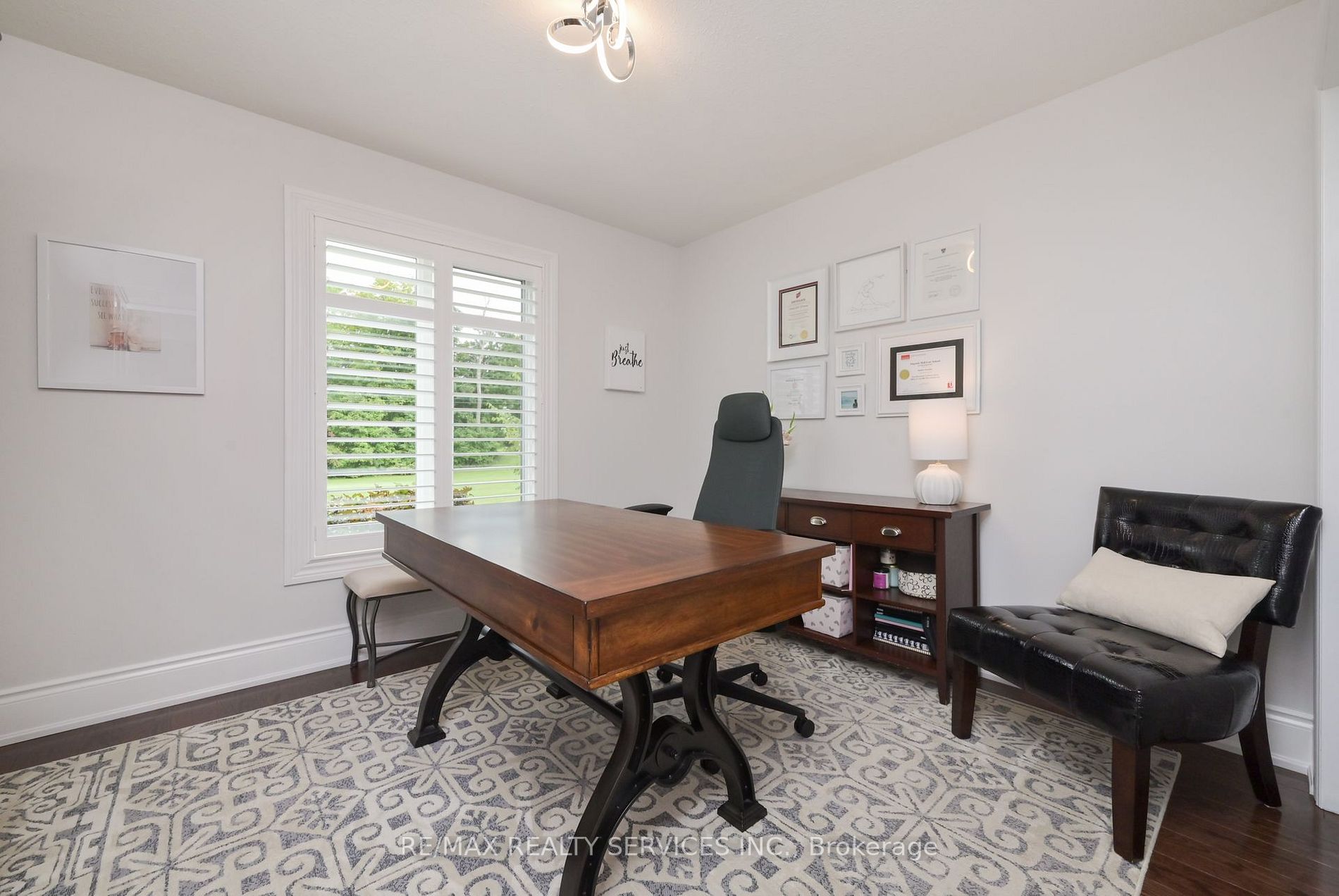 9342 Sideroad 9