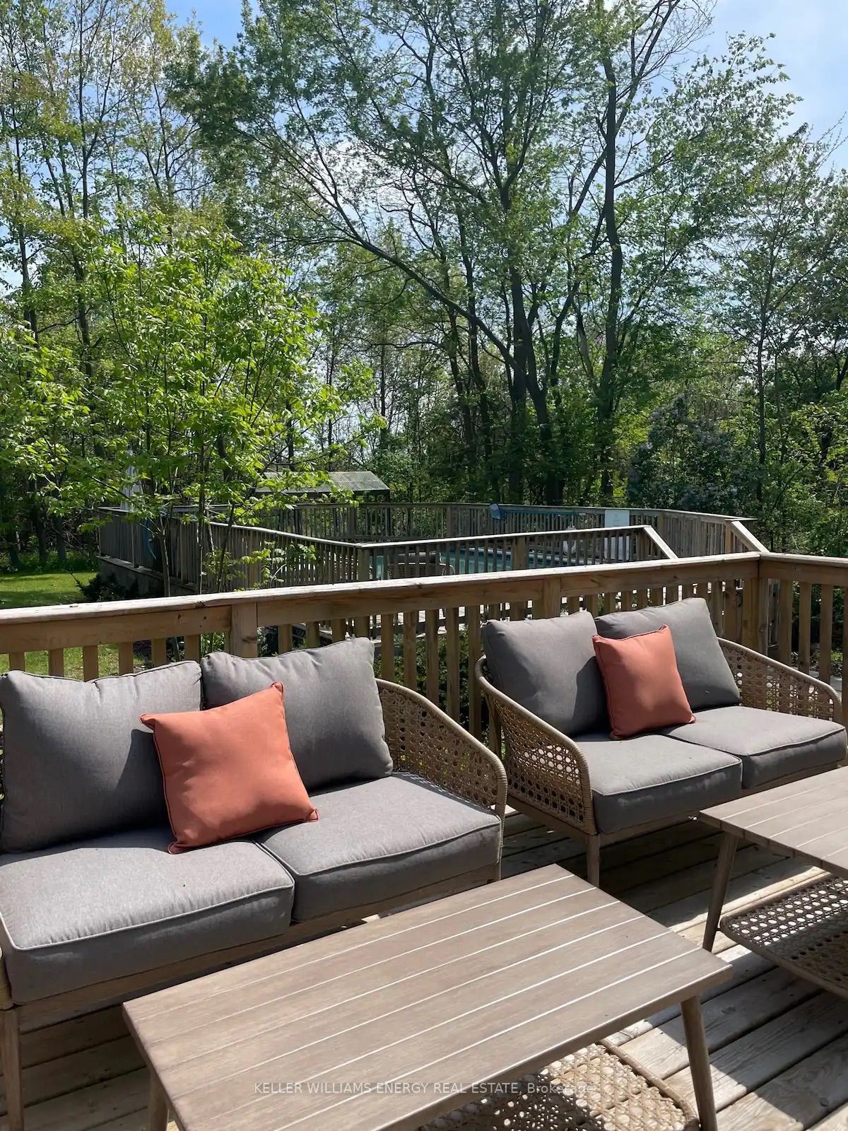 13435 Loyalist Pkwy