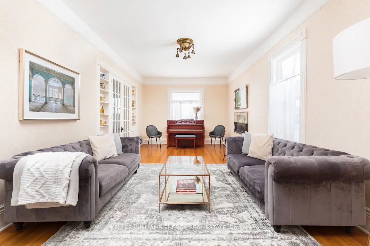 13435 Loyalist Pkwy