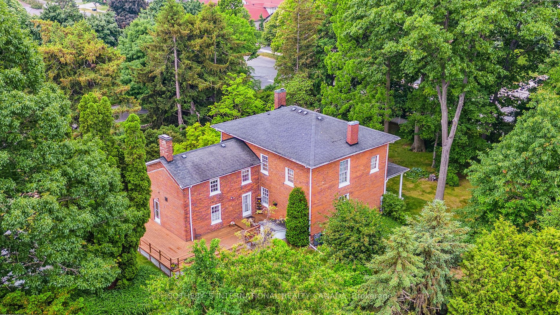376 Nelles Rd N
