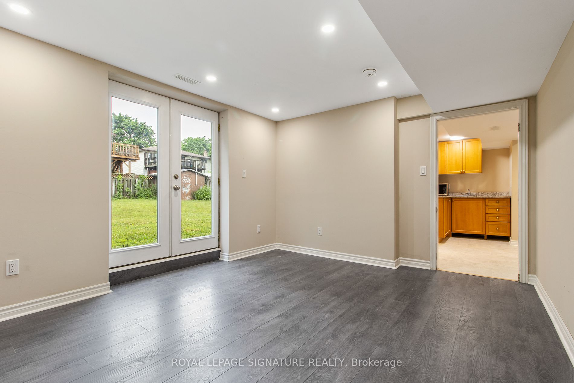 20 Briarlea Road E
