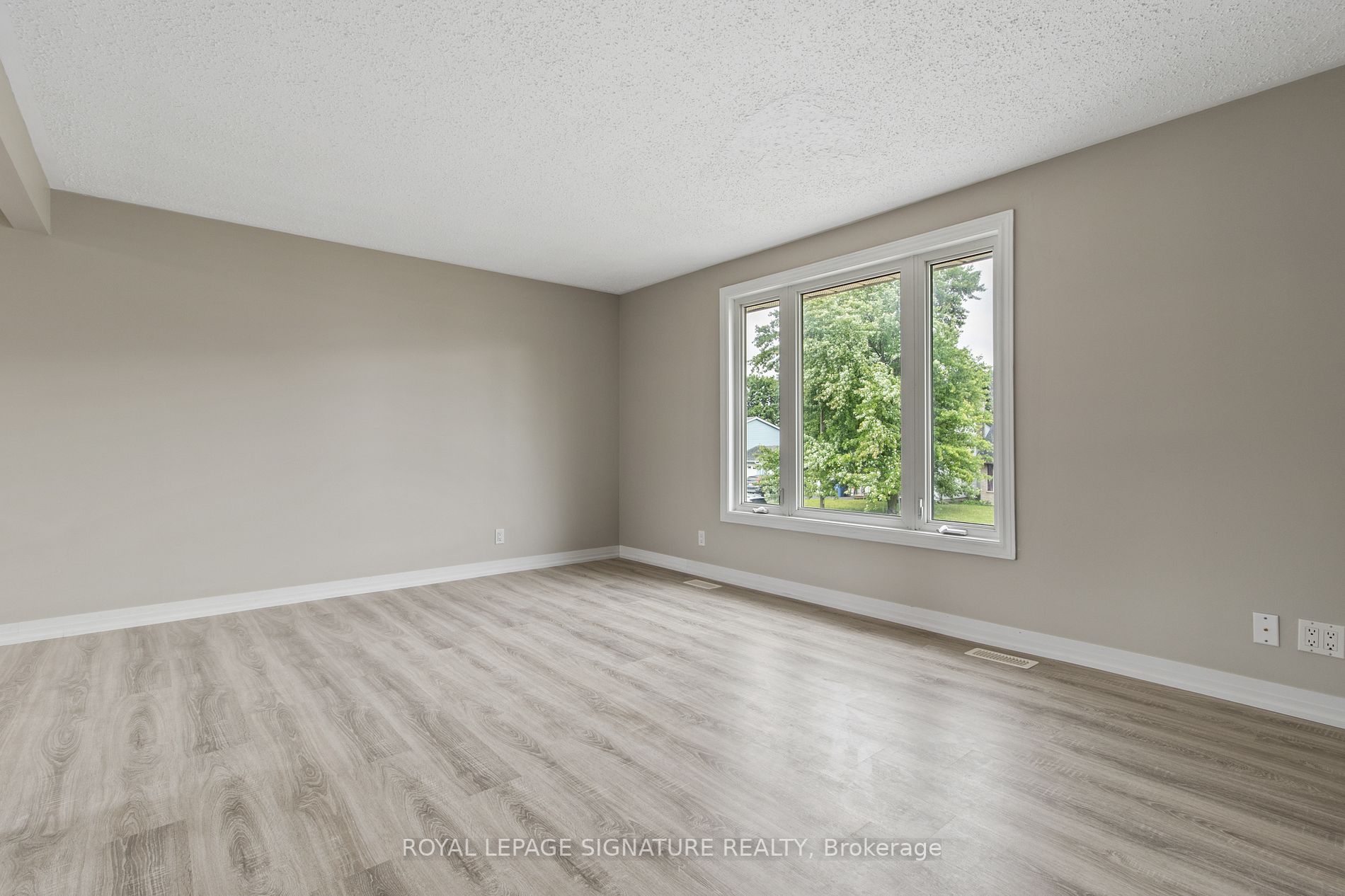 20 Briarlea Road E