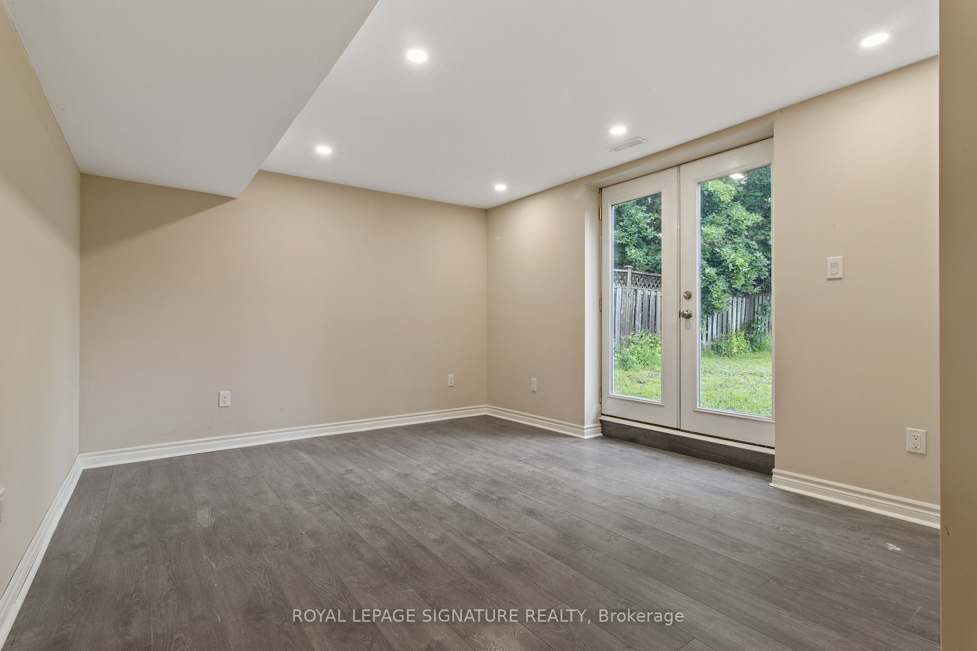 20 Briarlea Road E