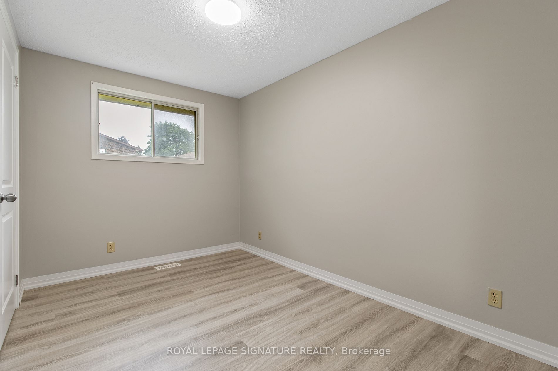 20 Briarlea Road E