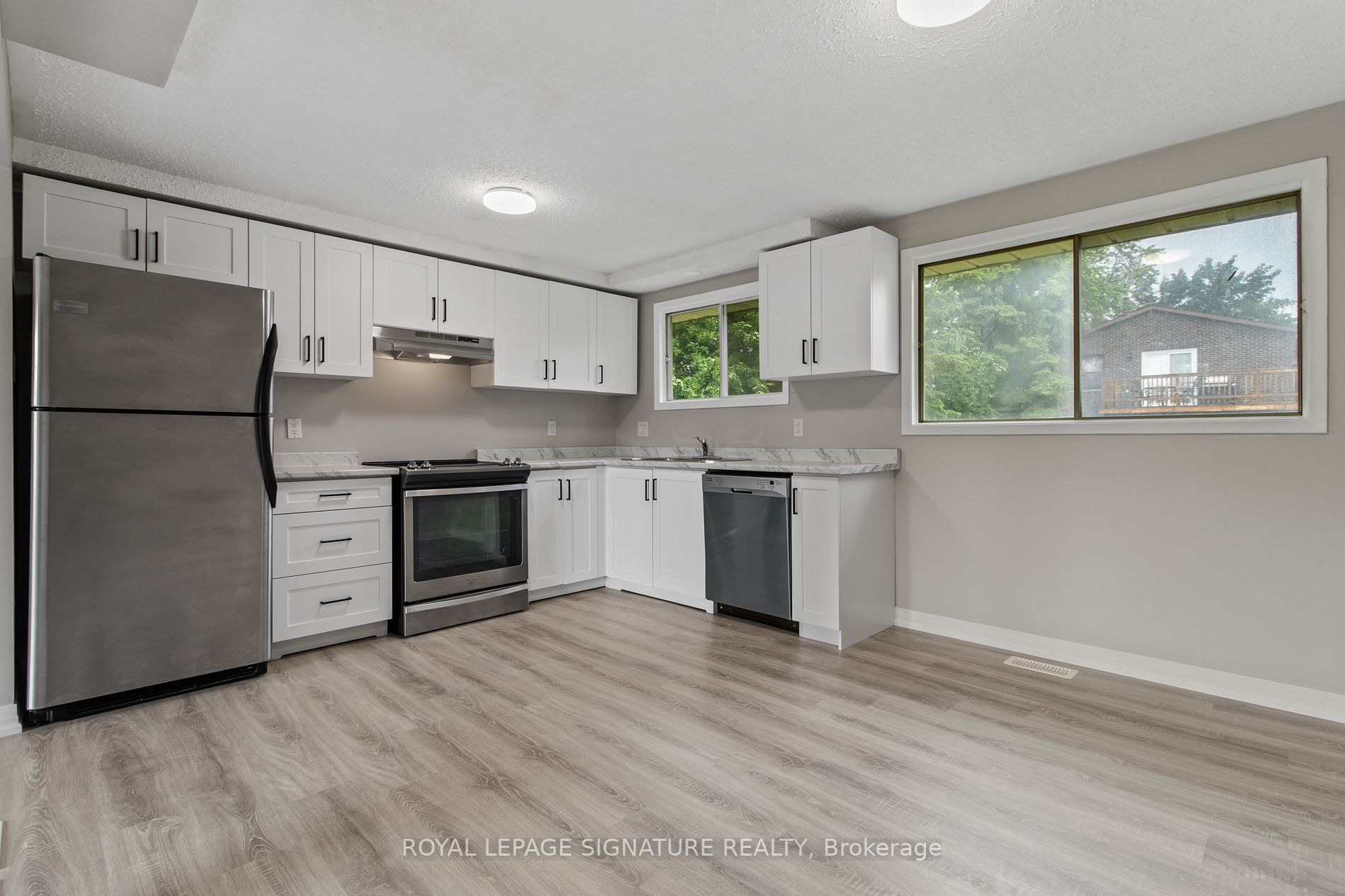 20 Briarlea Road E