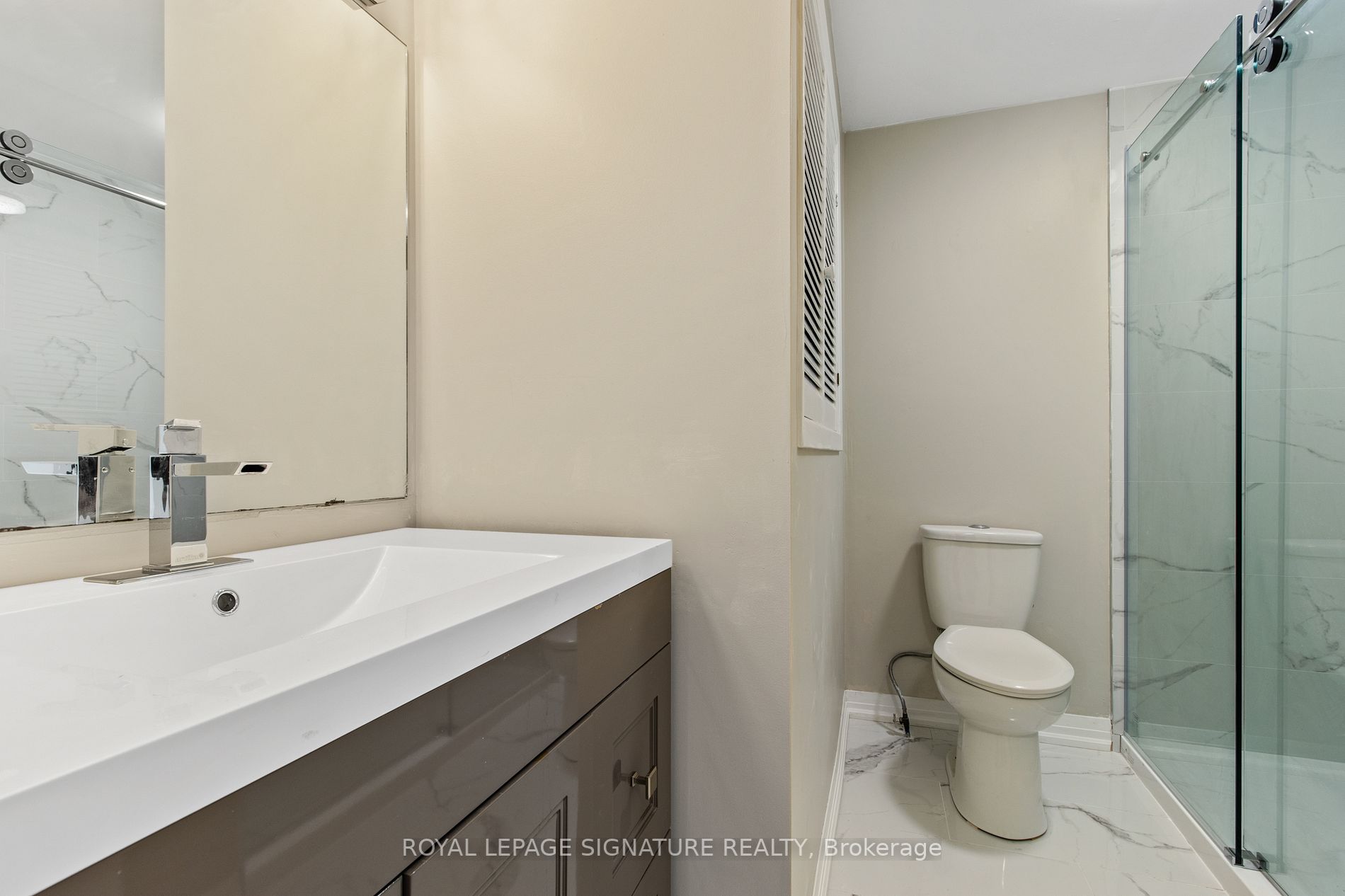 20 Briarlea Road E