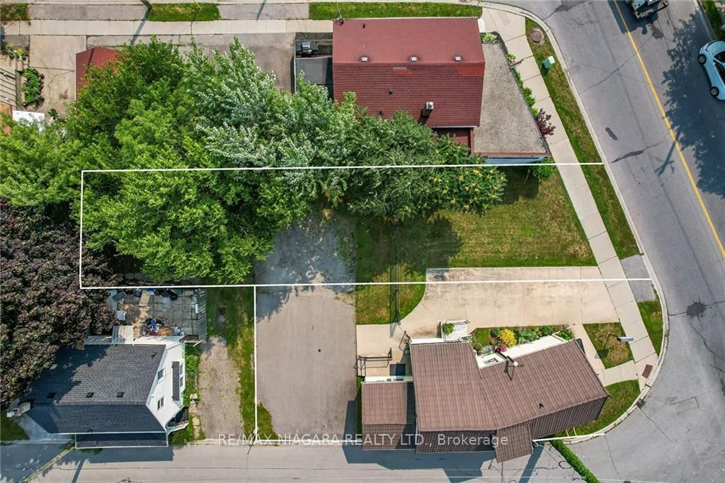 147 Welland Ave