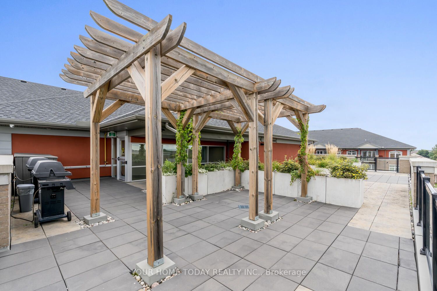 106 Bard Boulevard, #107