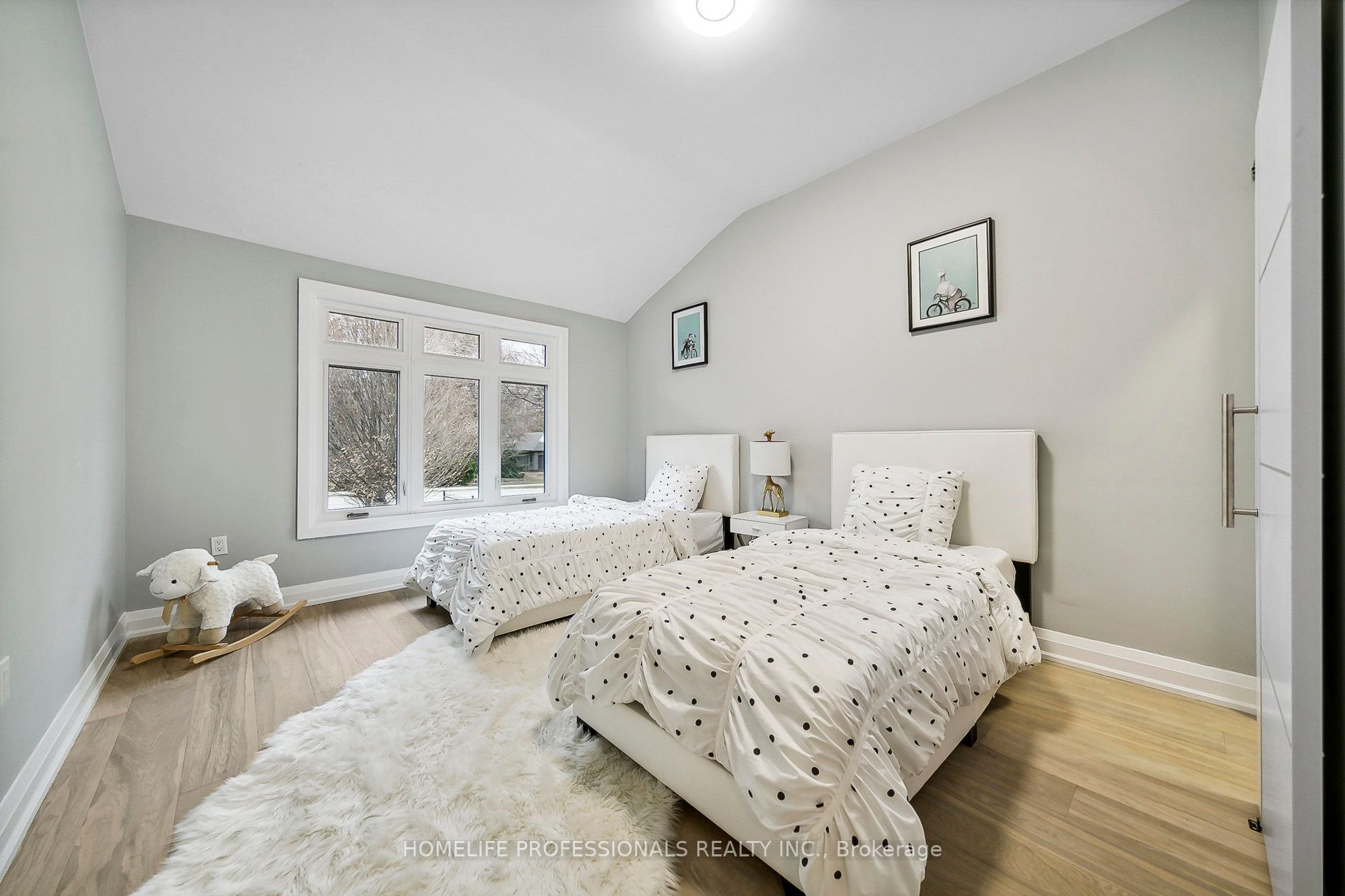 34 Jerseyville Rd E