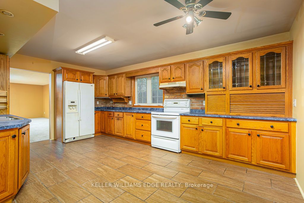 271 Park Street W