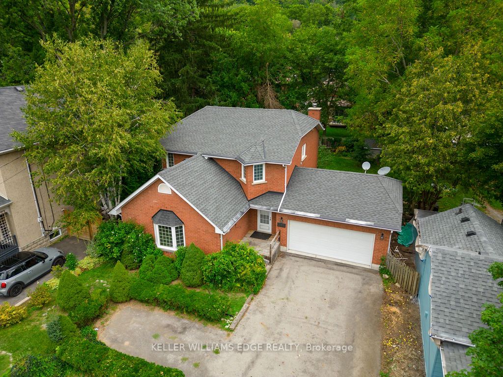 271 Park St W