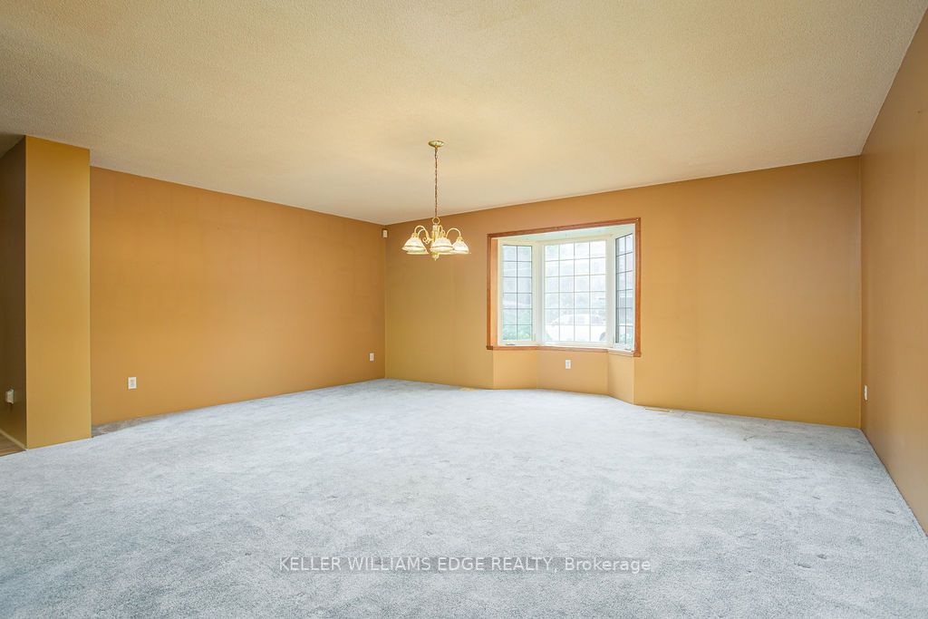 271 Park Street W