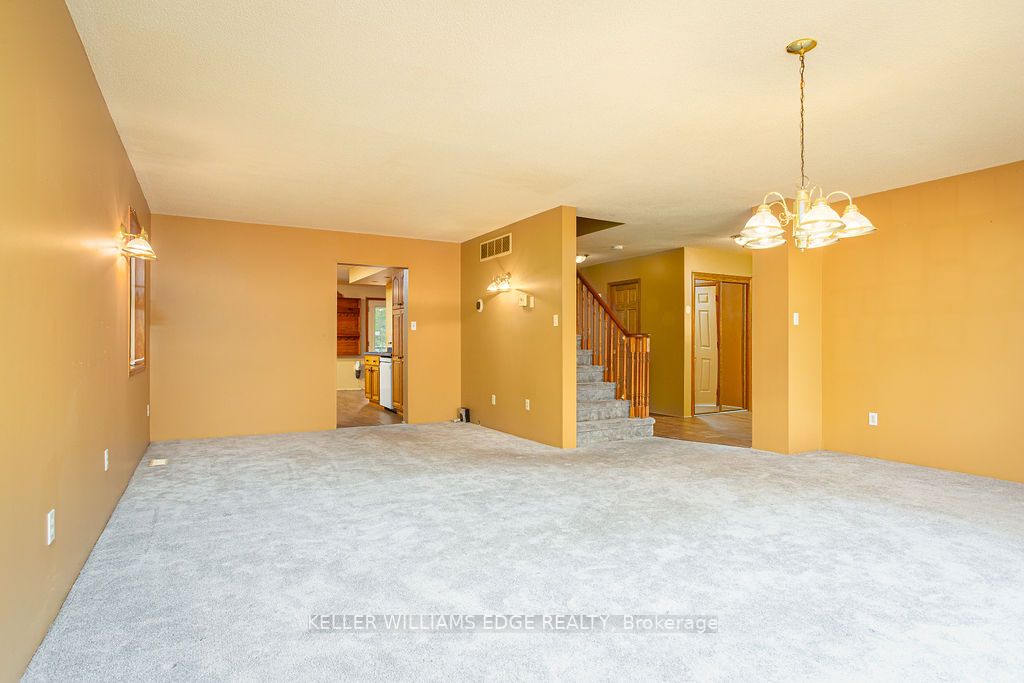 271 Park Street W