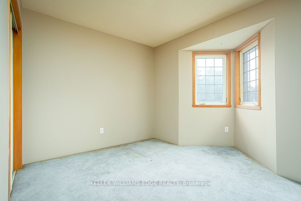 271 Park Street W