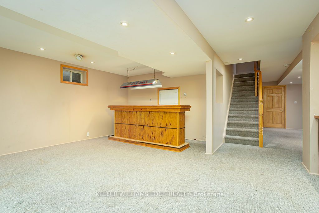 271 Park Street W