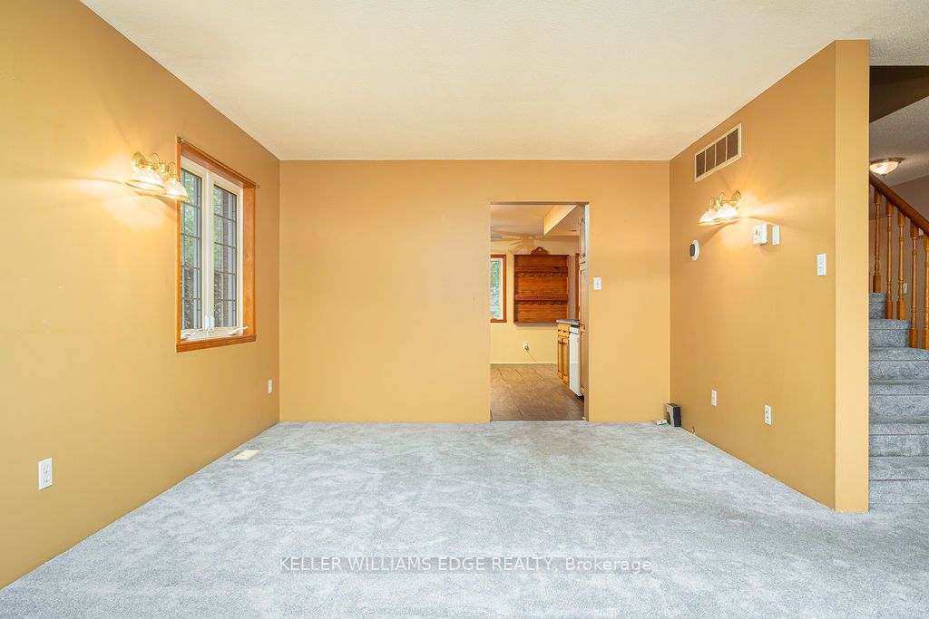 271 Park Street W